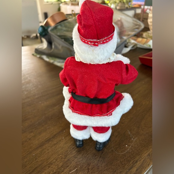 Ceramic standing Santa figurine, 12 x6” - Picture 3 of 8